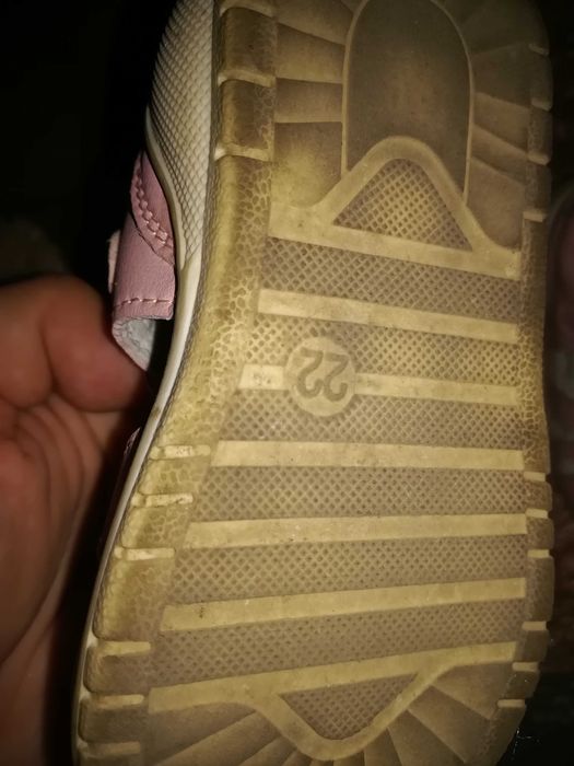 кожени сандали за бебе