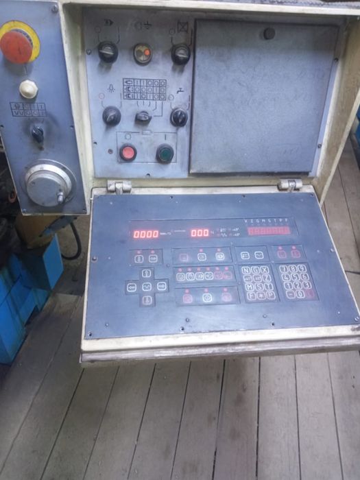 Токарный станок ЧПУ