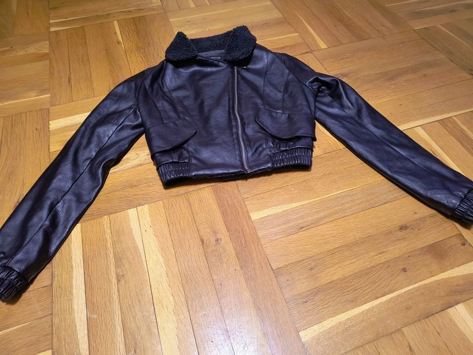 Много късо кожено яке
