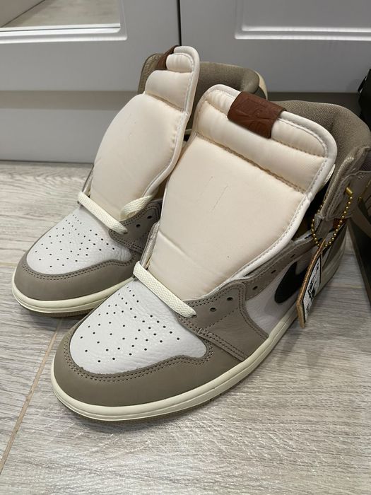 Air Jordan 1 High OG "Khaki"