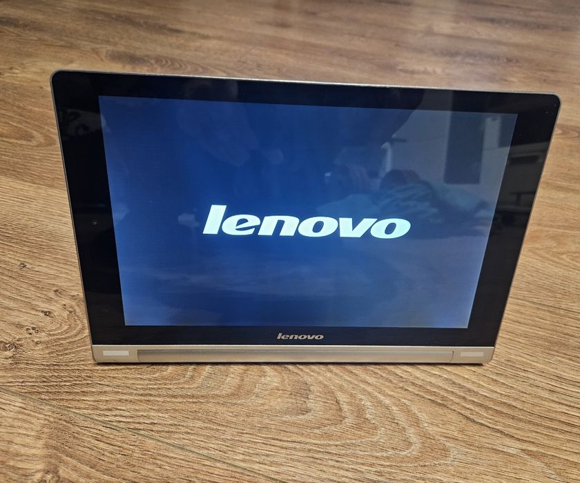 Lenovo     таблет