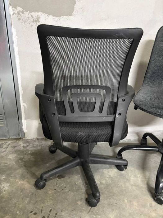 Scaune de birou, reglabile.