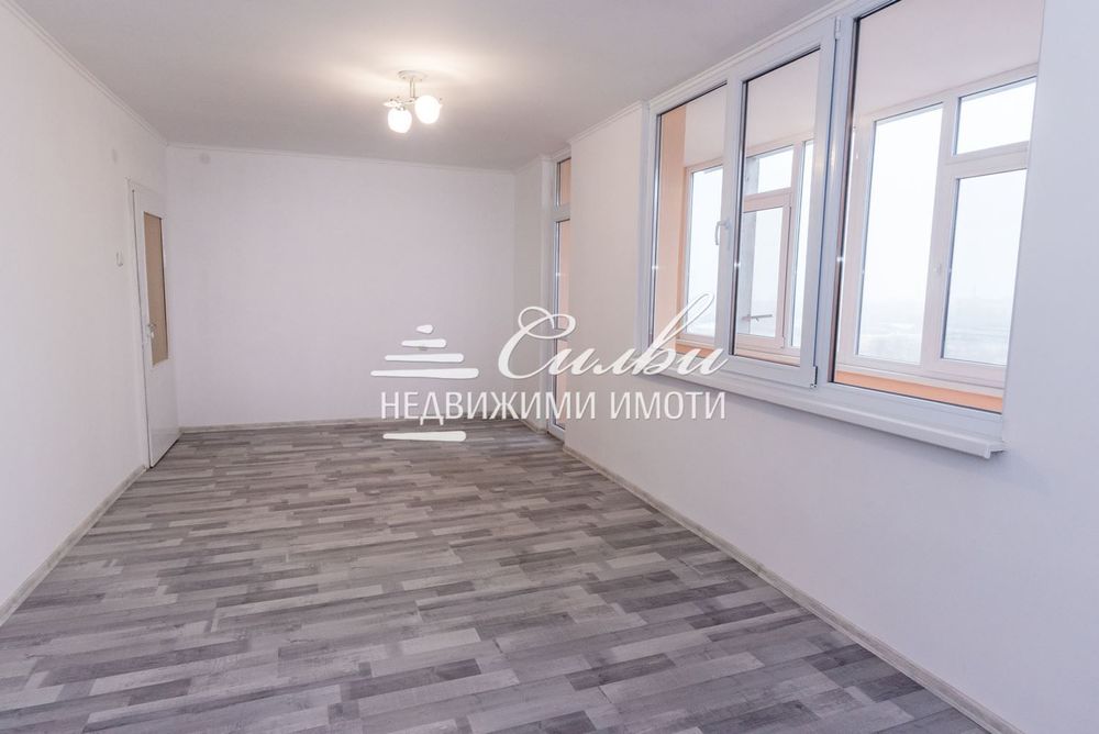 Продава се Двустаен апартамент в Шумен, Тракия - 72 кв.м за 1240 €/кв.м - Снимка #3