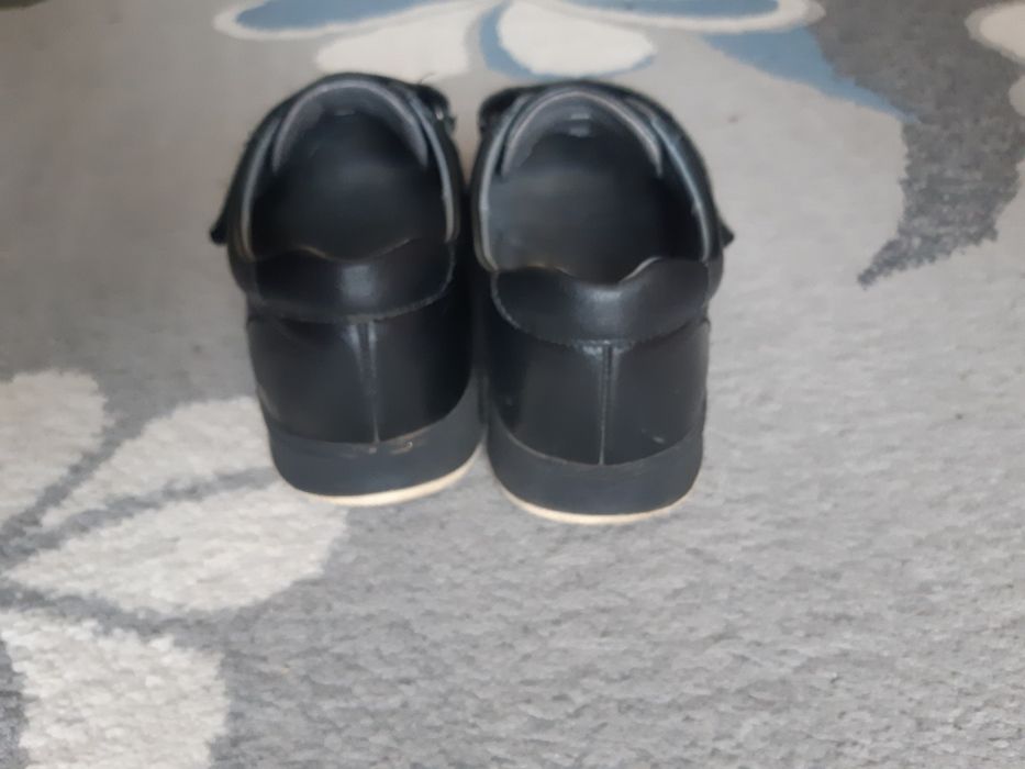 Продам туфли для мальчика