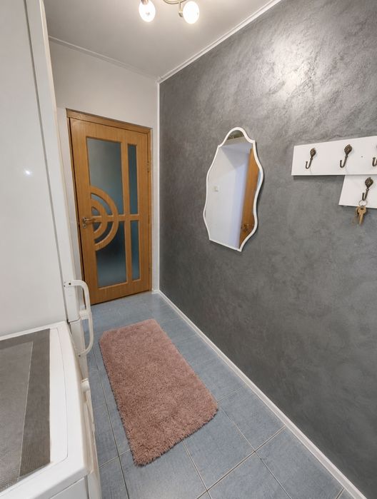 Închiriez apartament