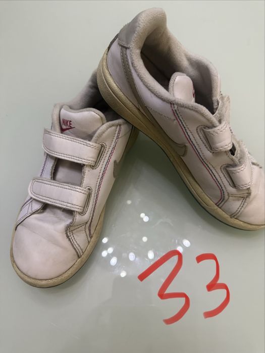 Подарявам детски обувки