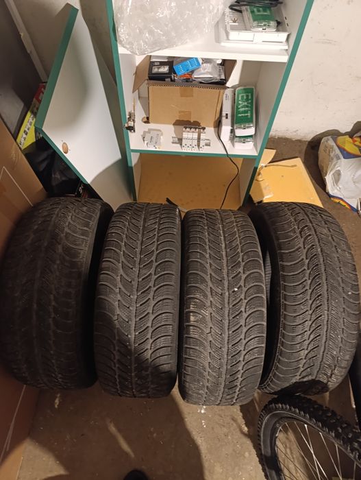 Anvelope iarna 205-55-16