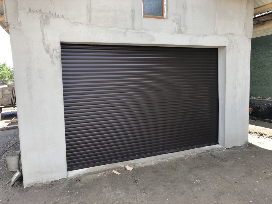 Usi de garaj tip rulou / Rulouri din aluminiu