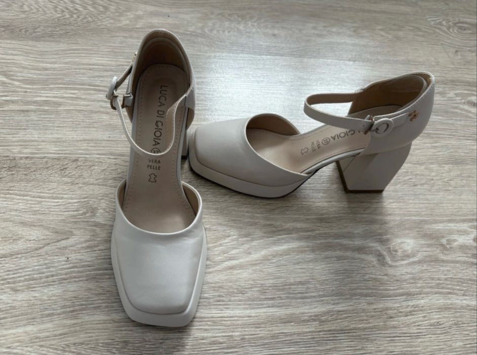 Pantofi cu toc din piele, marimea 37