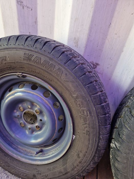 Продам комплект шин 185/70 r13C.