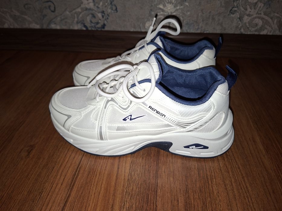 продам кроссовки новые 41 р