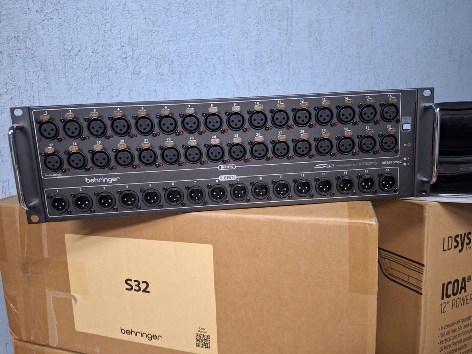 Cтейдж бокс Behringer S32