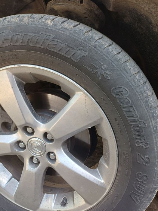 Продам комплект летних колёс без дисков.