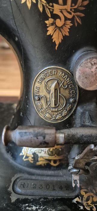 Продавам шевна машина Сингер