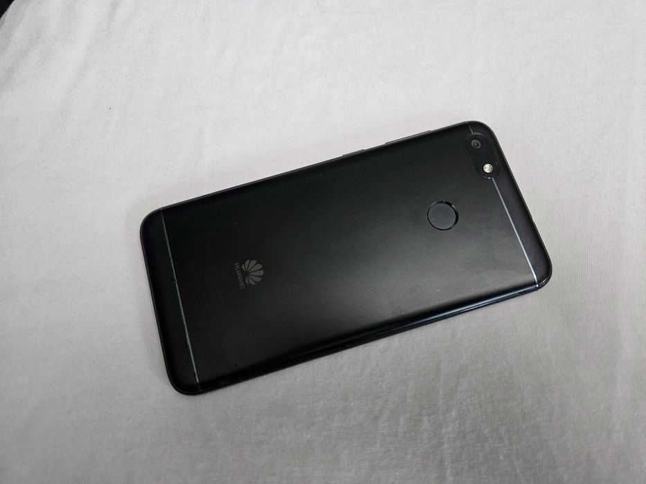 Huawei P9 Lite Mini placa defectă , display bun si baterie