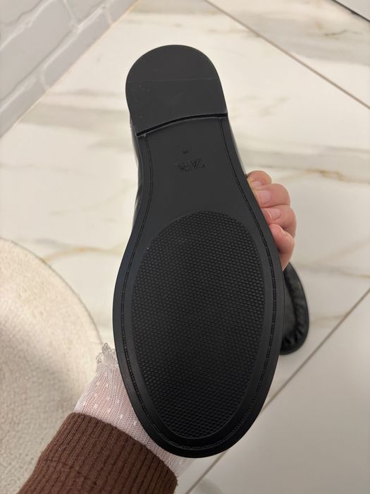 Лачени мокасини на Зара