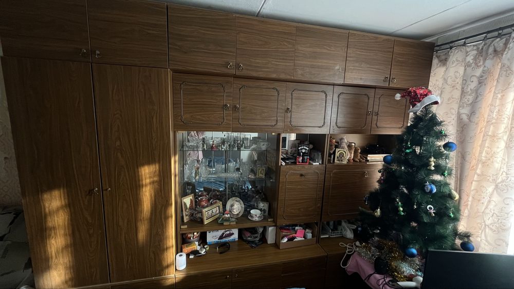 Стенка шкаф отдам даром!