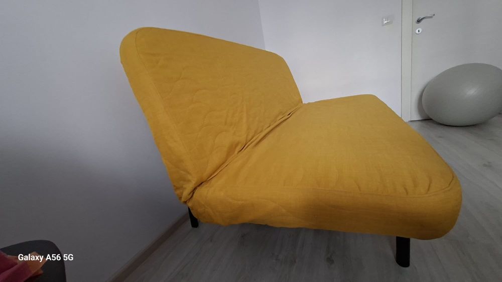 Canapea extensibila Ikeea