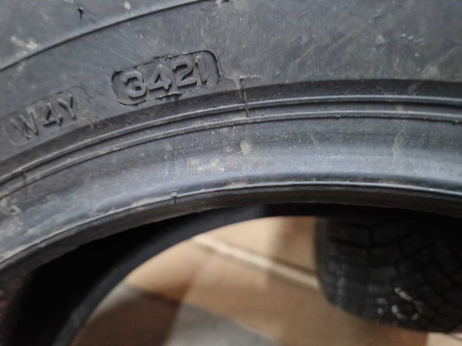 2 Bridgestone R17 235/60
зимни гуми
DOT3421