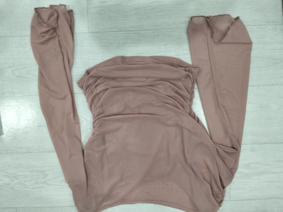 Продаëтся б/у пудровая кофточка