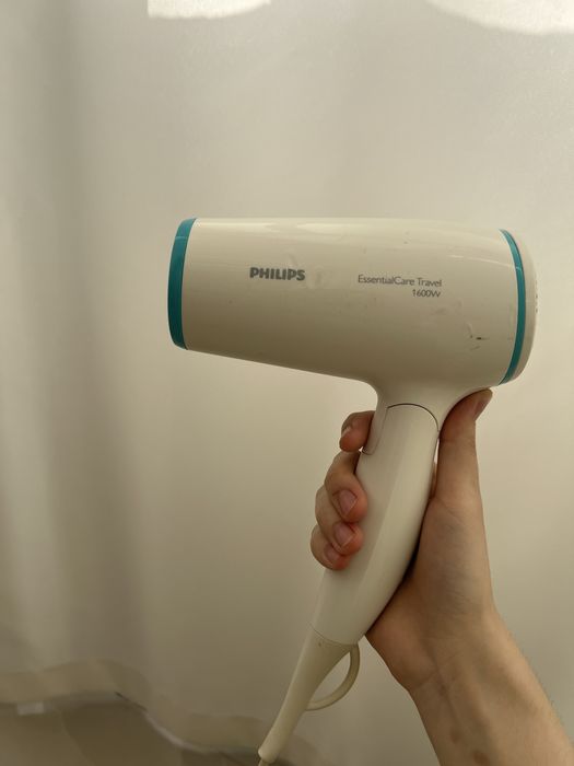 Белый фен Philips
