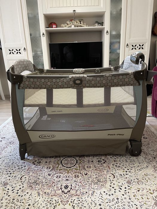 Продаю кроватку-манеж Graco.