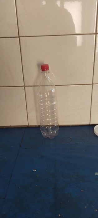 Baklashka sotiladi hajmi:1,25 donasi 800 sum 1,5 mingta bor sotiladi