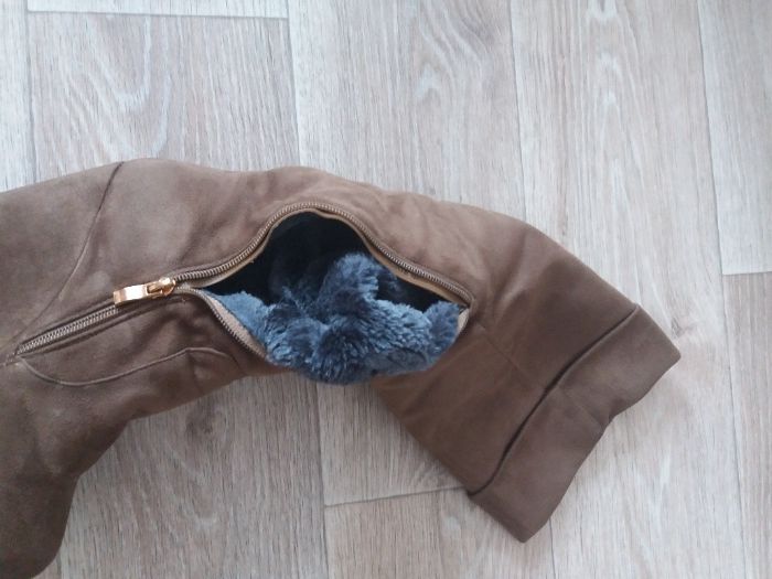 Продам новые зимние сапоги