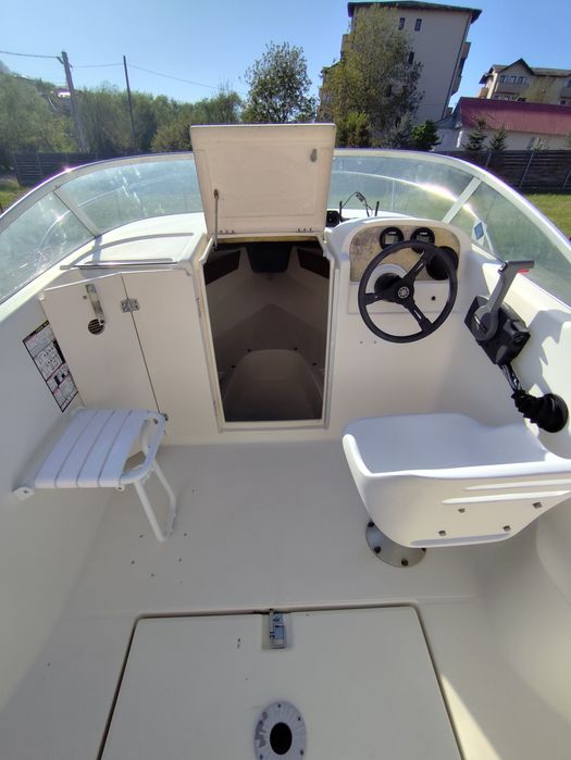 Barcă Jeanneau Lider 5,45-Motor Yamaha NOU-2025-ore 16-Peridoc Nou 1,4t