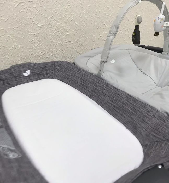 Кровать-манеж Joie