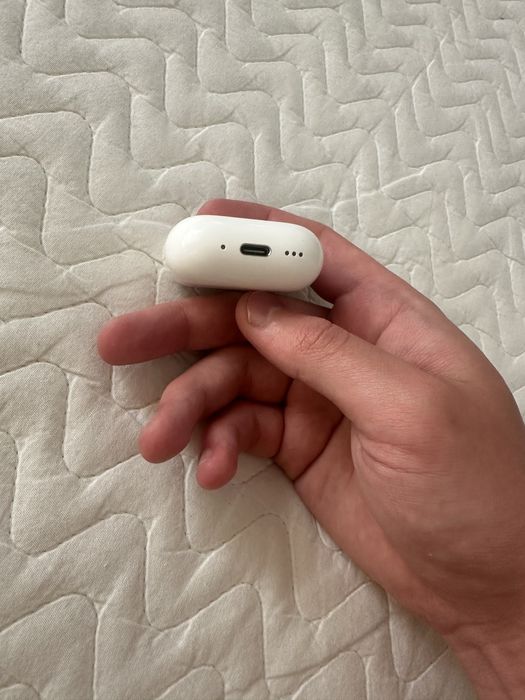 Продаются наушники Airpods 4