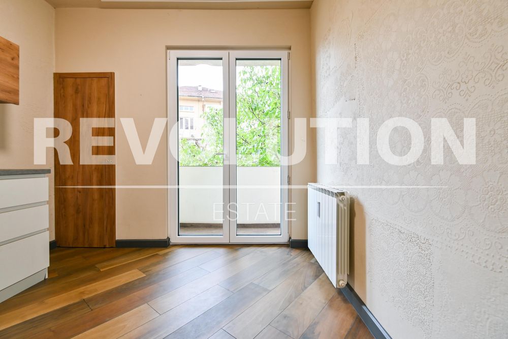 Дава се под наем Двустаен апартамент в София, Център - 86 кв.м за 950 € - Снимка #2