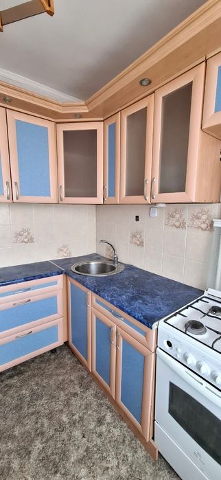 Продам 2 ком квартиру район 8 школы