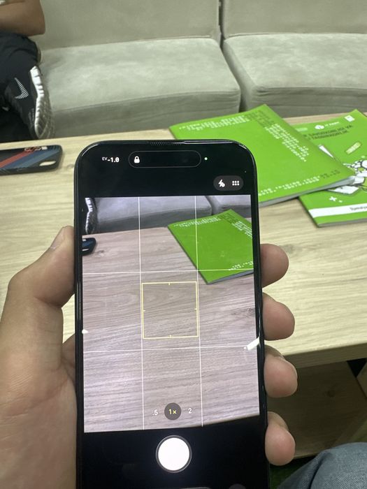 Iphone 15 86 yomkst 128 xotira qora rang CH/A