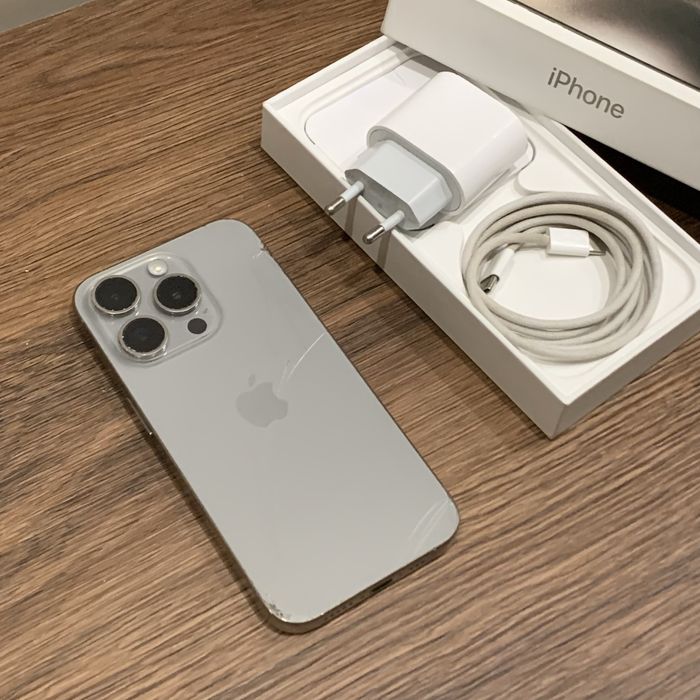 Iphone 15 pro 256gb 82% акб Natural Titanium