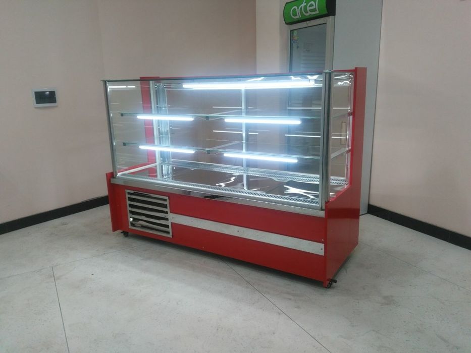 Витрина холодильник