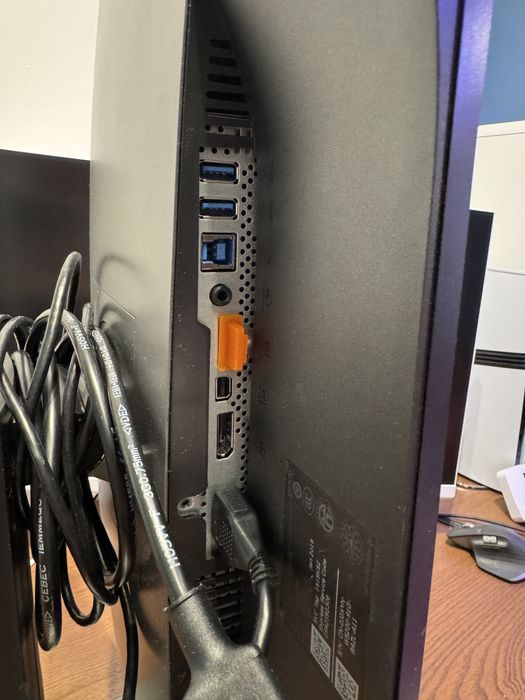 Monitor DELL 27” QHD(2K) 2560 x 1440 (U2717D)