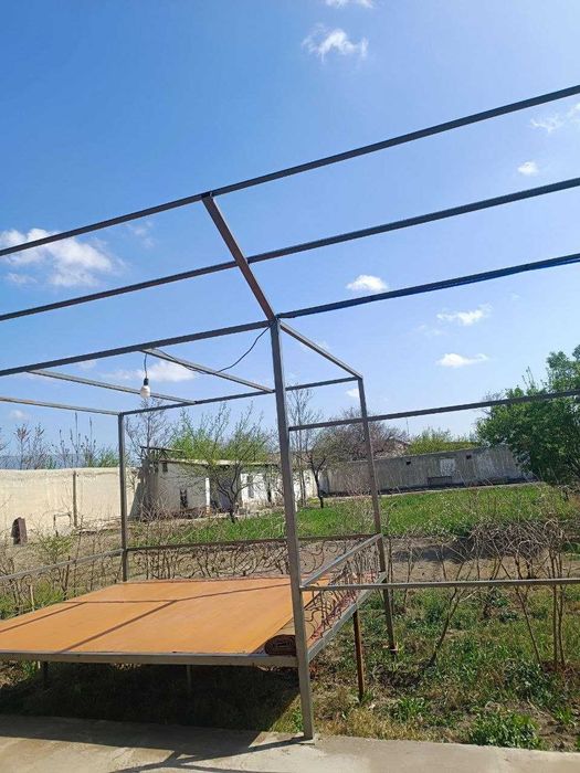 Ҳовли сотилади. М37 автомагистраль ёқасида