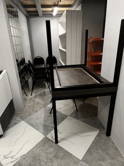 Продается стол и стулья