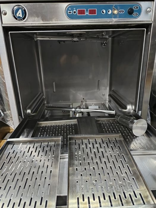 Професионални съдомиялни машини