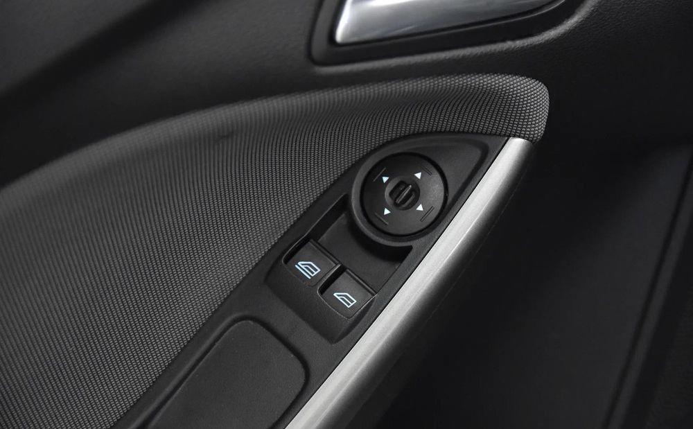 Vând Ford Focus 2013