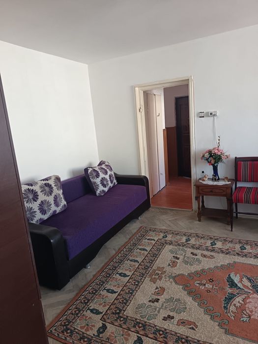 Ap 2 camere pe Bulevardul Mihai Viteazul blocul D5 etaj 6