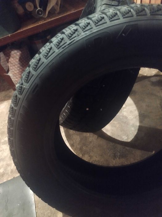 Зимни гуми 2 х 2 вида 185/60 R15