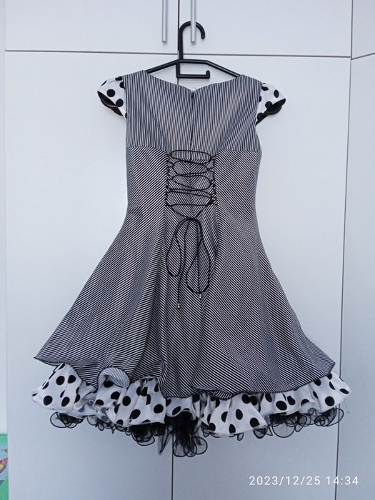 Платье нарядное на 10 -12 лет