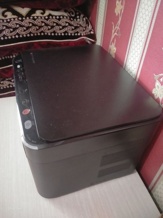 Продам принтер SAMSUNG черный белый распечатка!