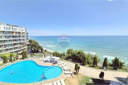 Продава се Двустаен апартамент в Бяла - 141 кв.м за 993 €/кв.м - Снимка #4