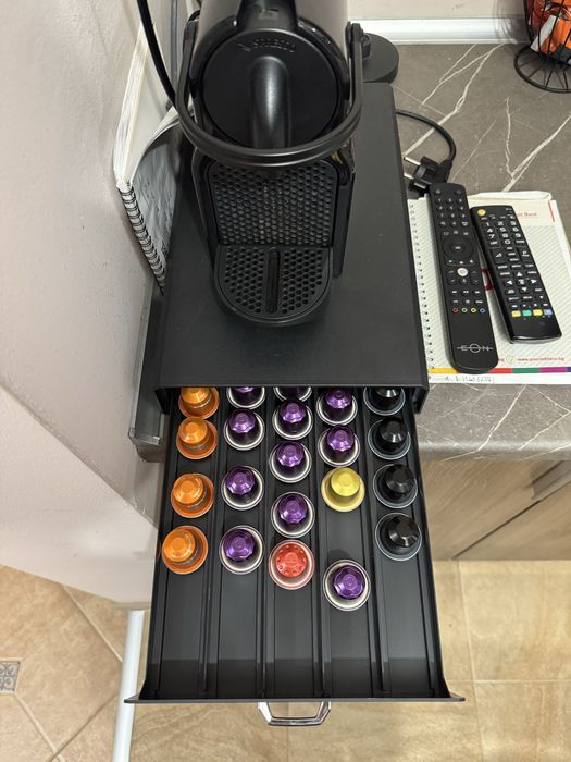 Кафемашина Nespresso с 200 капсули