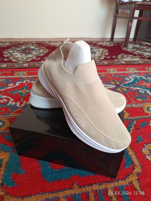 Ayollar va qizlarga yozgi krasovka