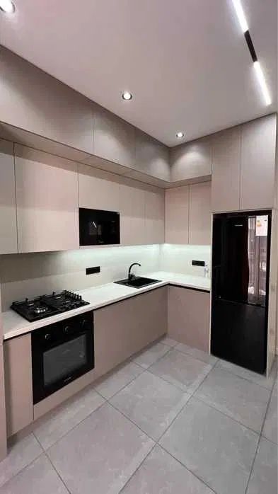 Сдается Хай Тек 3-ком кв / Метро Дружба народов