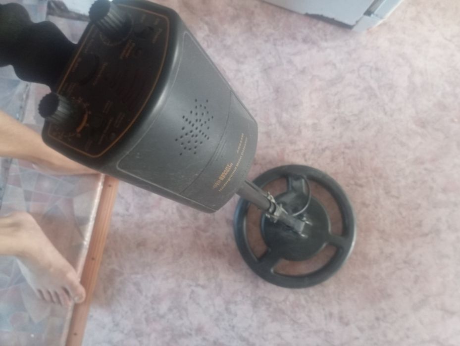 Продам Металлоискатель